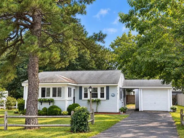 11 Lawrence Road, Dennis Port, MA 02639