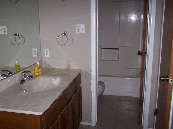 4th image of 4300 Miller Dr