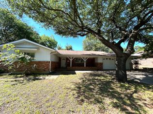 613 W Redbud Dr, Hurst, TX 76053
