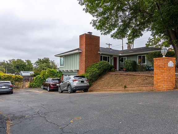 2nd image of 614 Schafer Pl