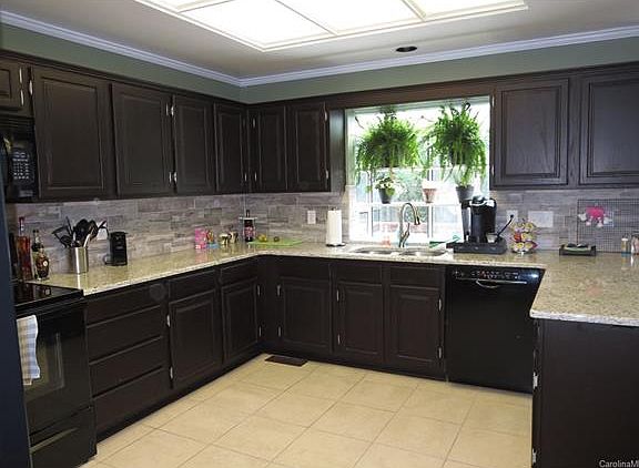 2nd image of 1634 Huntmoor Dr