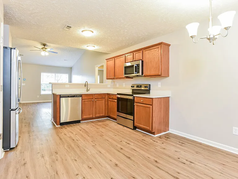 4002 Deer Run Trce — Photo 6