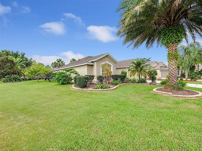 1281 Pendleton Cir — Photo 33