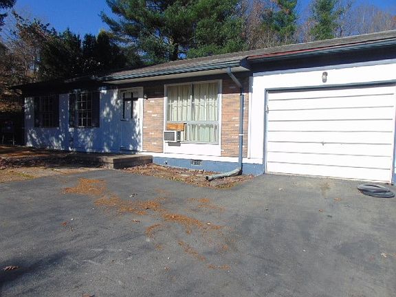 3rd image of 300 Collinwood Dr