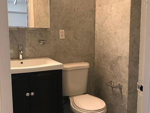 5th image of 300 W 55th St APT 9A