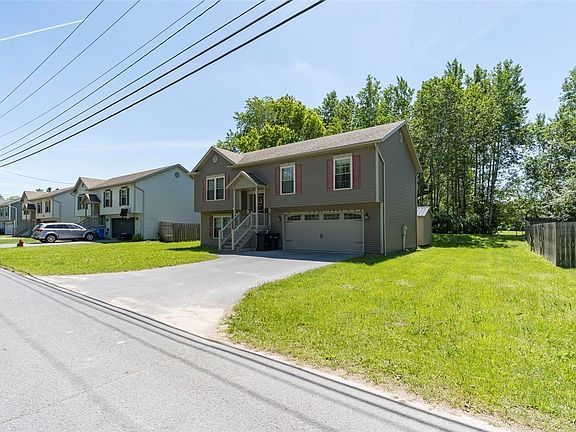 2nd image of 32682 Railroad St