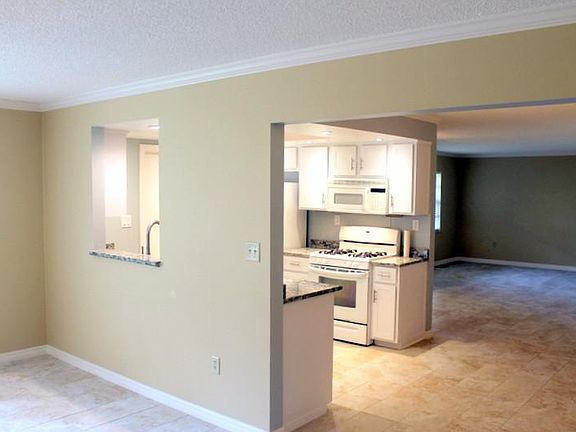 4th image of 1510 E 1st Ave Pl
