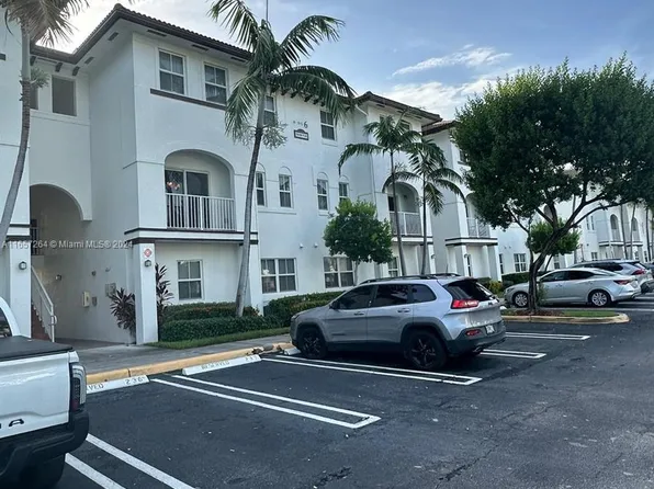 8760 NW 97th Ave APT 106, Doral, FL 33178