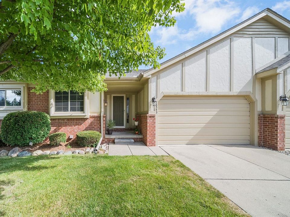 1st image of 18543 Valleybrook Ln