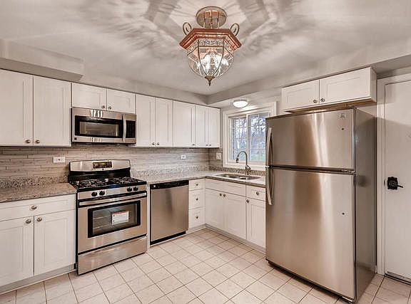 5th image of 606 Bahama Ct