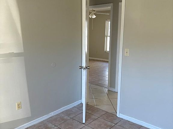 3rd image of 1109 Royal Palm Ave