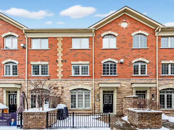 8 Brighton Pl #51, Vaughan, ON L4J 0E3