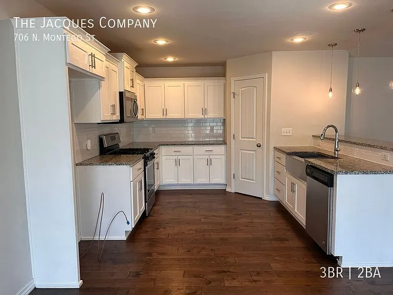 706 N Montego St — Photo 14
