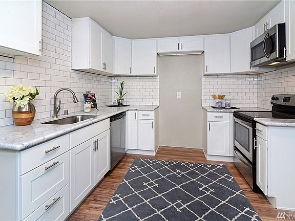 5th image of 323 Bertha Ave