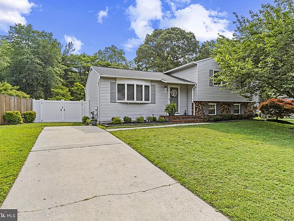 2nd image of 7103 Renwick Ct