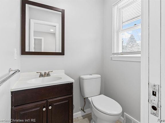 5th image of 6881 W Dartmoor Rd