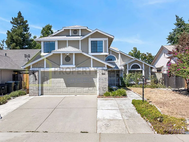 8779 Brittany Park Dr — Photo 5