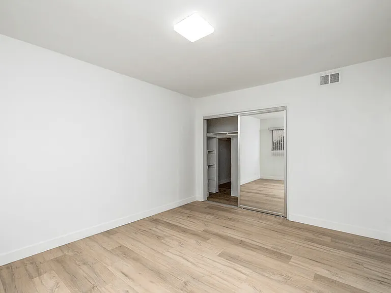 1831 Glendon Ave — Photo 21