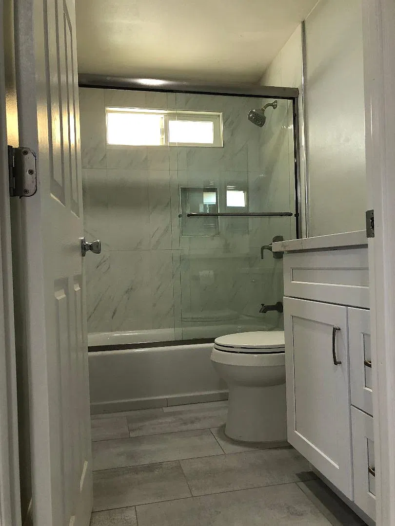 W Roberts Dr, Santa Ana — Photo 4