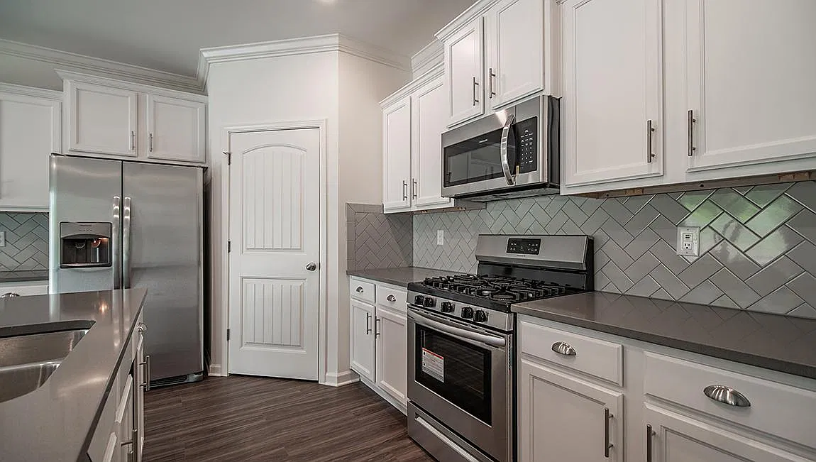 4 bed, 1774 sqft, $2,070 — Photo 4