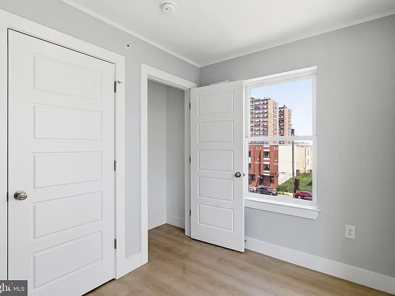 1511 W Flora St — Photo 32