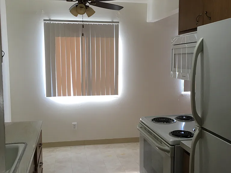 Sheraton Place Apartments — Photo 10