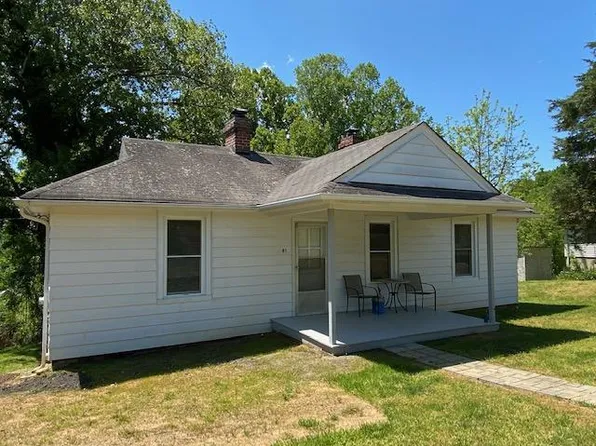 81 8th St, Ridgeway, VA 24148