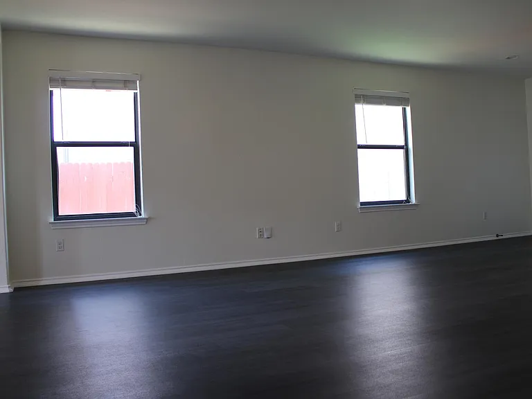 916 Watson Way — Photo 14
