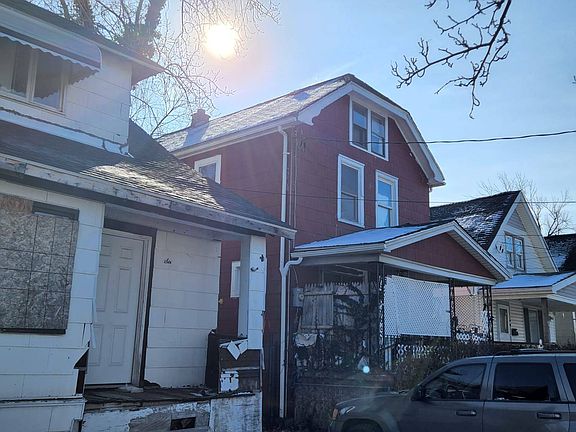 3rd image of 653 Northumberland Ave