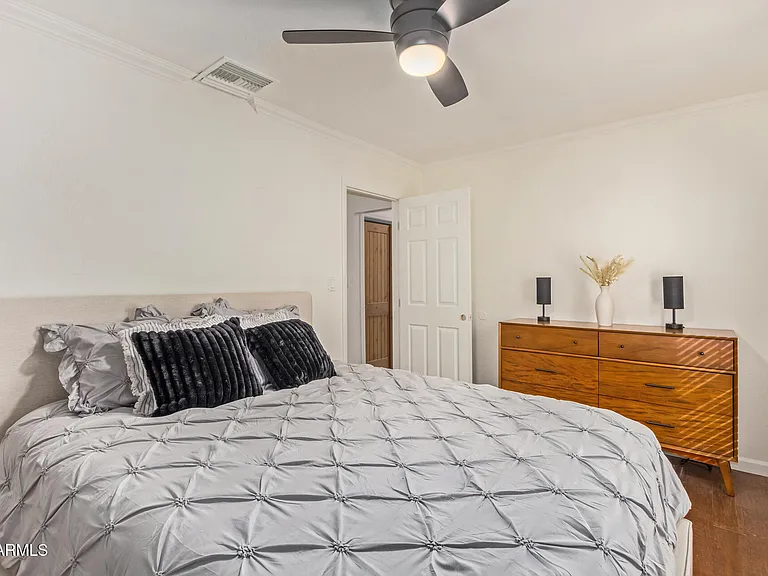 10069 E Paradise Dr — Photo 11