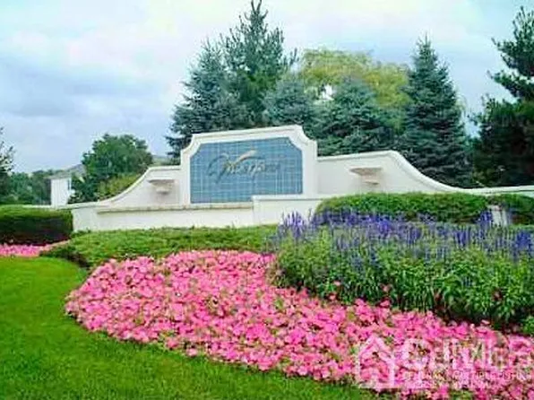 936 Waterford Dr, Edison, NJ 08817