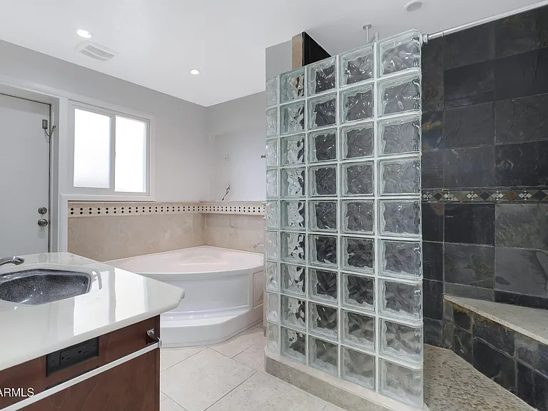 1627 E Fremont Dr — Photo 33