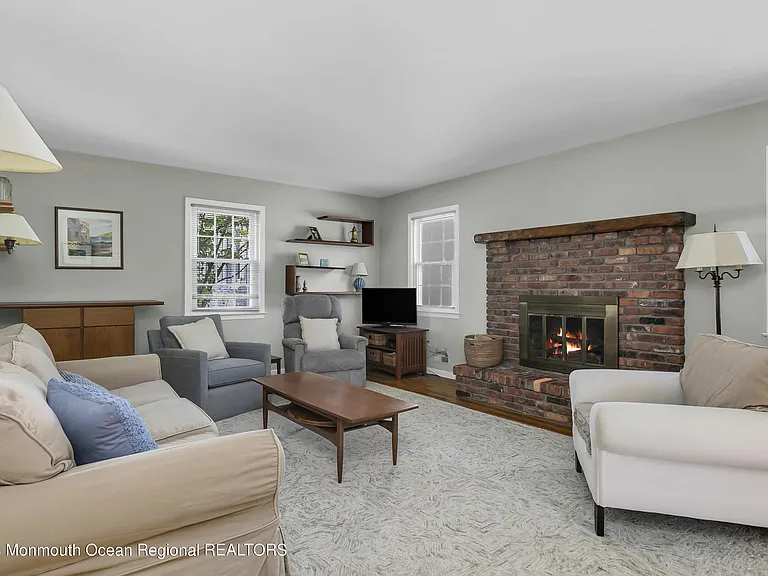 203 Washington Blvd — Photo 8