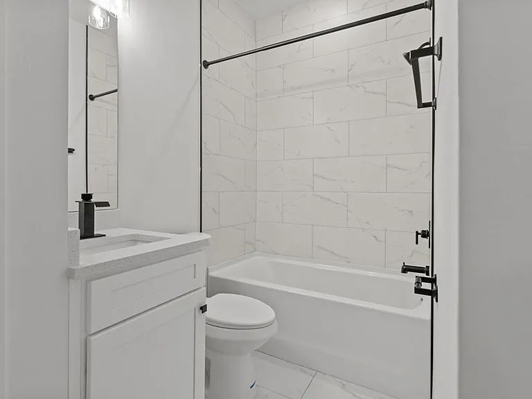 548 Knapp St — Photo 45