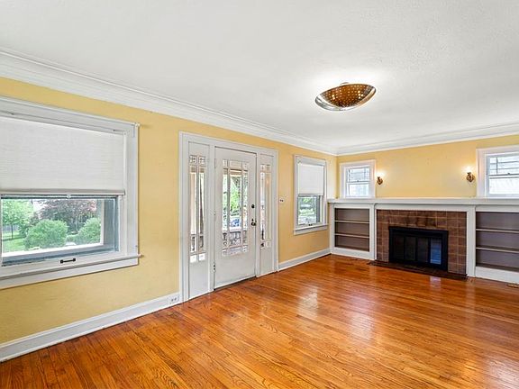 3rd image of 5614 Holmes St