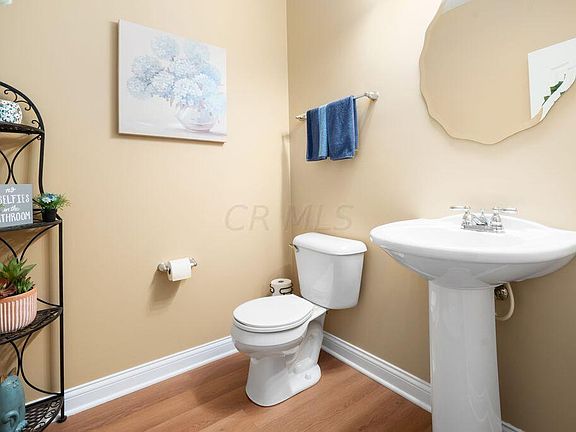 5th image of 1584 Linkhorn Dr