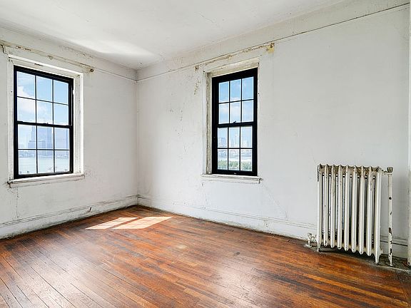 5th image of 2 Grace Ct APT 5W