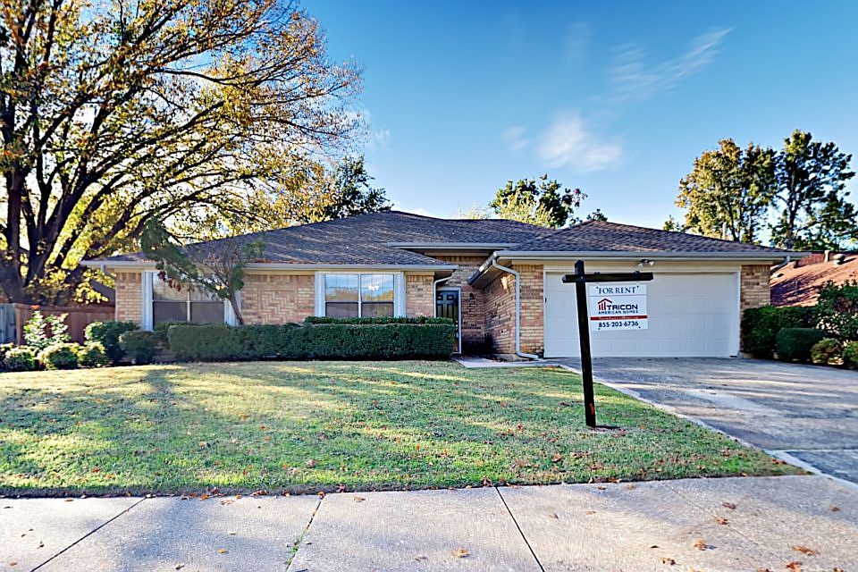 1st image of 3710 Woodside Dr