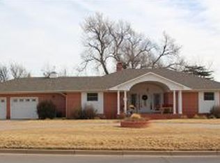 320 N Pennsylvania Ave, Mangum, OK 73554