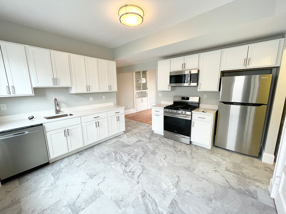1st image of 159 Boston St Floor 3