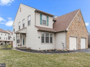 14 Winterset Ct, West Grove, PA 19390