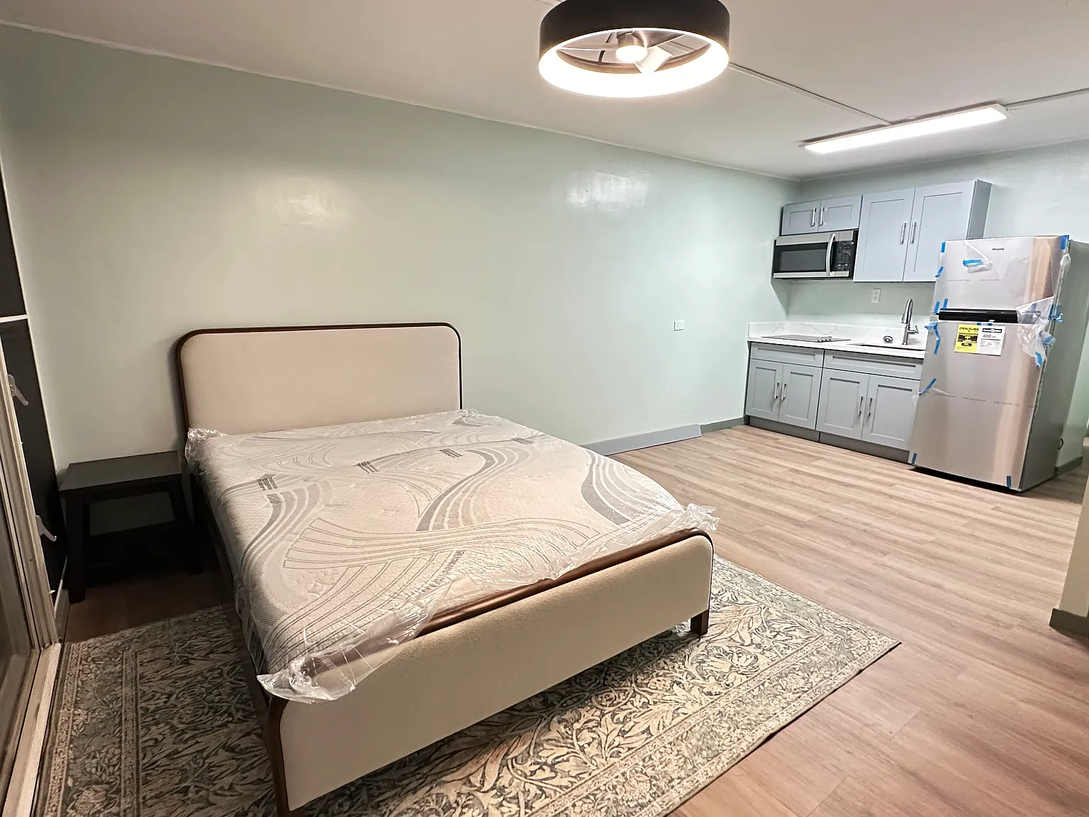Studio, 350 sqft, $2,000 — Photo 2
