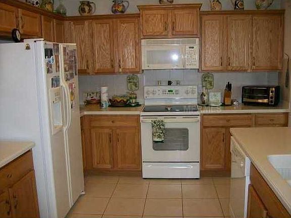 3rd image of 7501 Melogold Cir