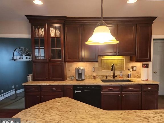 4th image of 220 Coldstream Rd