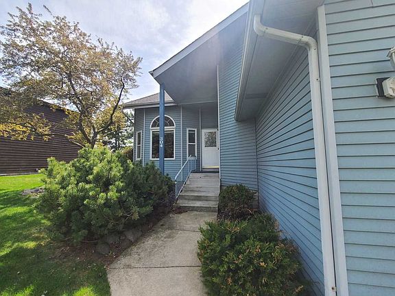 2nd image of 304 Terry Ln