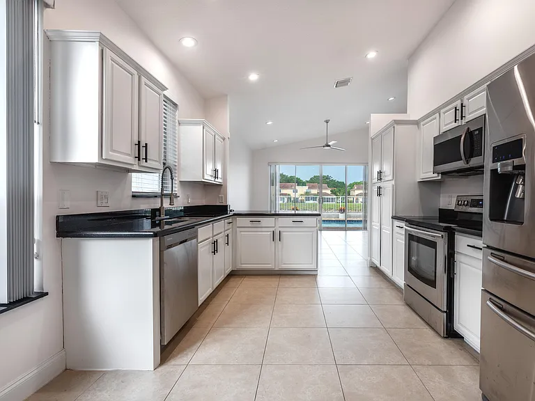23390 Torre Cir — Photo 15