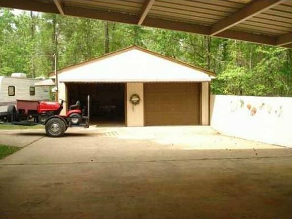 Garage Area