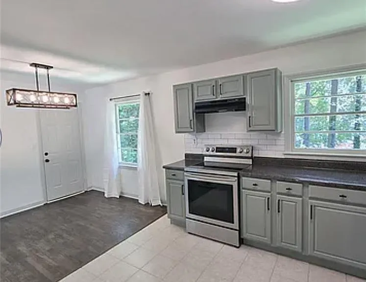 2863 Catalina Dr — Photo 6