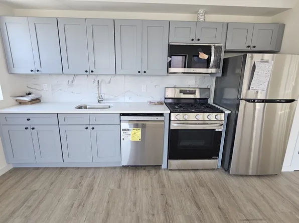 1102 Banner Ave #3L, Brooklyn, NY 11235