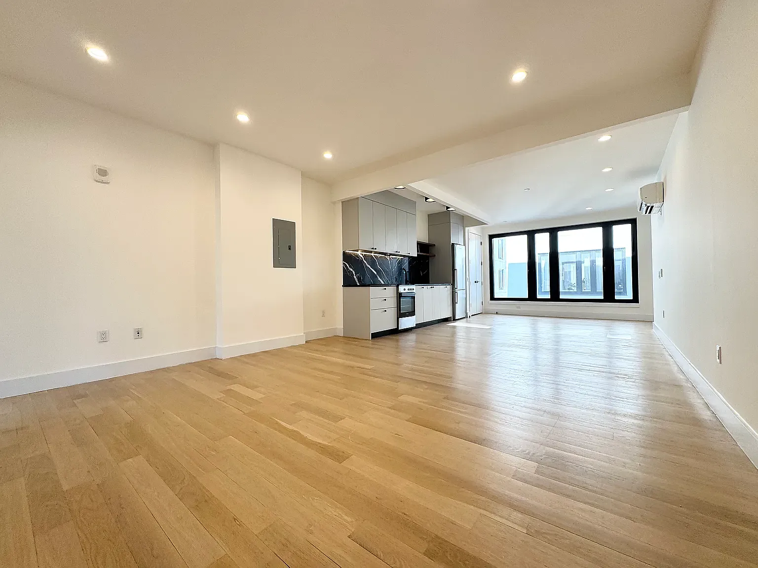 260 Gold Street — Photo 2